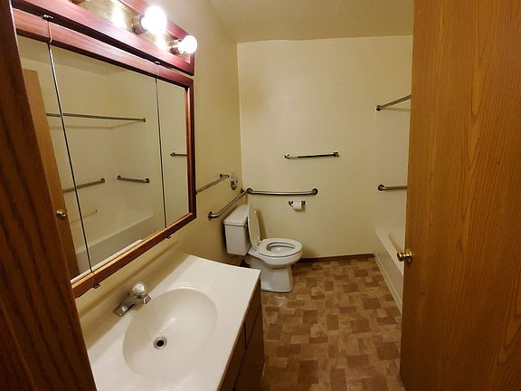 4th image of 809 S Dousman St #7133020C5