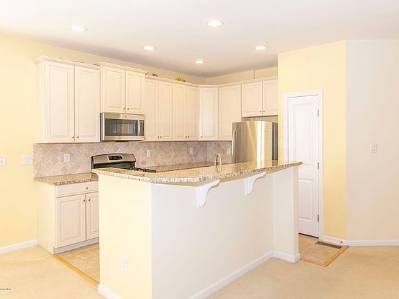 5th image of 24 La Quinta Ln