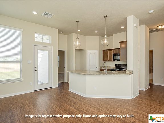 4th image of 926 James Parker Cir
