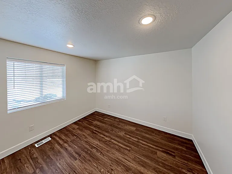 1399 E Perelle Ln — Photo 13