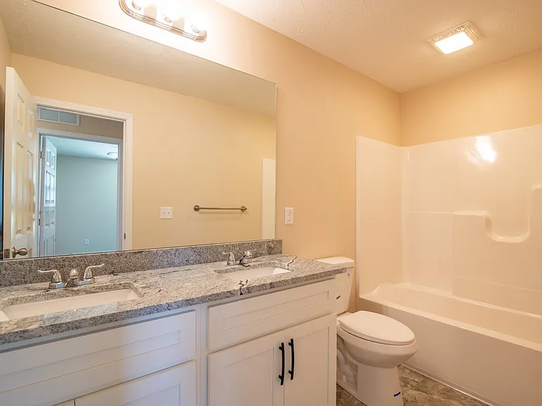 203 Dixon Cir — Photo 32