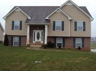 641 Fallbrook Ln, Clarksville, TN 37040