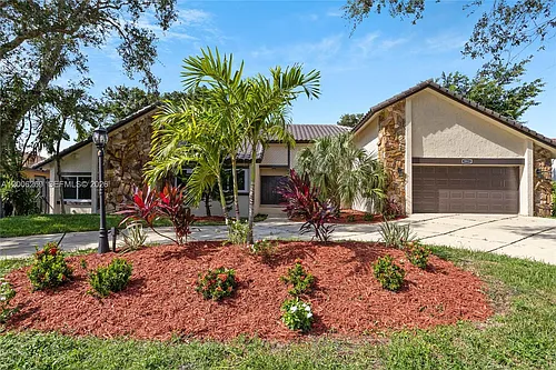 8881 N Lake Dasha Dr Photo 1