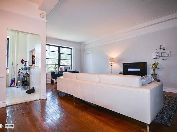4th image of 140 W 79th St APT 3E