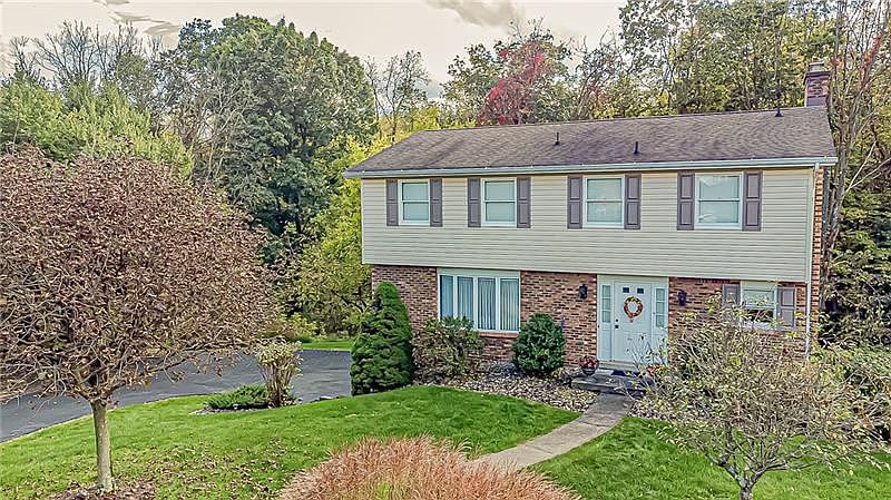 1st image of 61 Adrian Dr