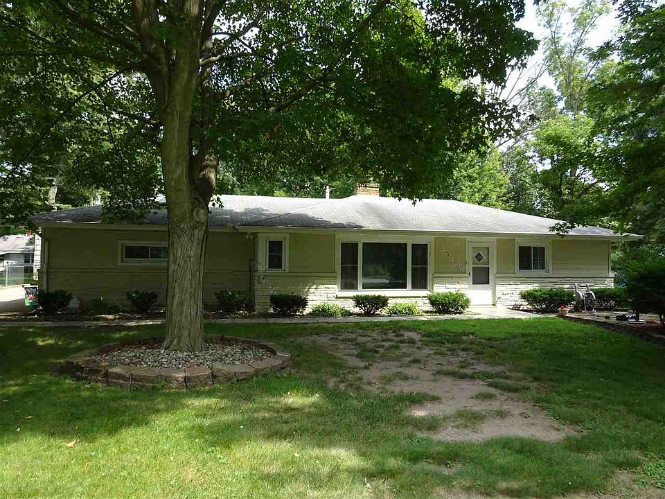 1st image of 2610 Woodland Dr