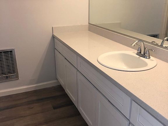 3rd image of 455 Juana Ave APT 1