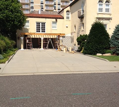 Balcony construction