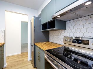 2008 Fullerton Ave #304, North Vancouver, BC V7P3G7