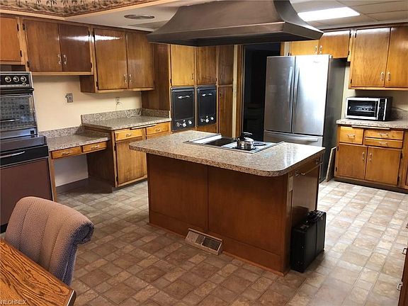 4th image of 9001 Evergreen Dr