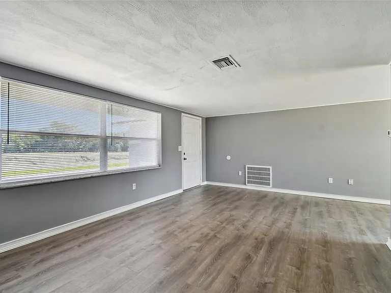 7721 Arbordale Dr — Photo 3