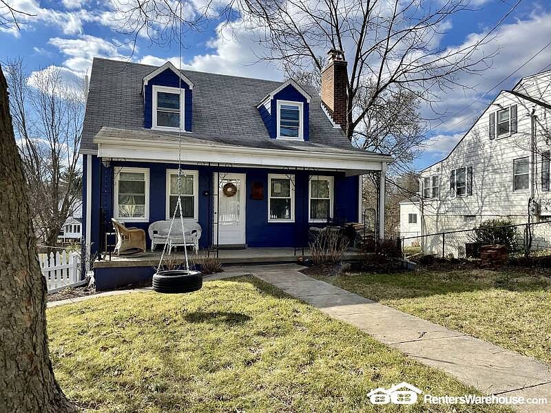 1st image of 319 S Horners Ln