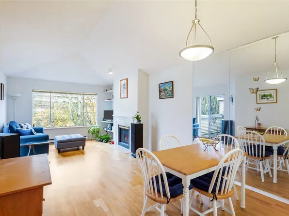 6820 Rumble St #406, Burnaby, BC V5E 4H9