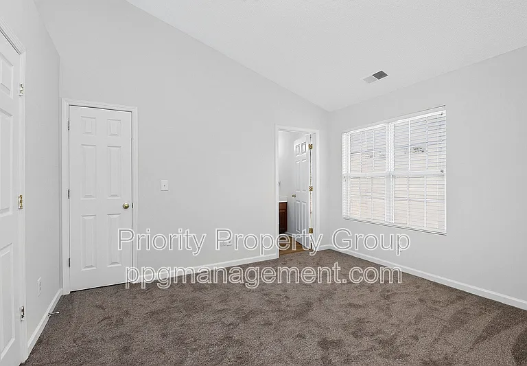 3204 Barons Court Rd — Photo 21