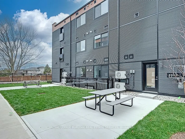 259 King St E #3A — Photo 19