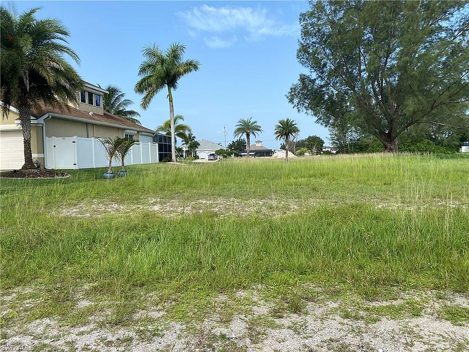2nd image of 902 NW 37th Pl