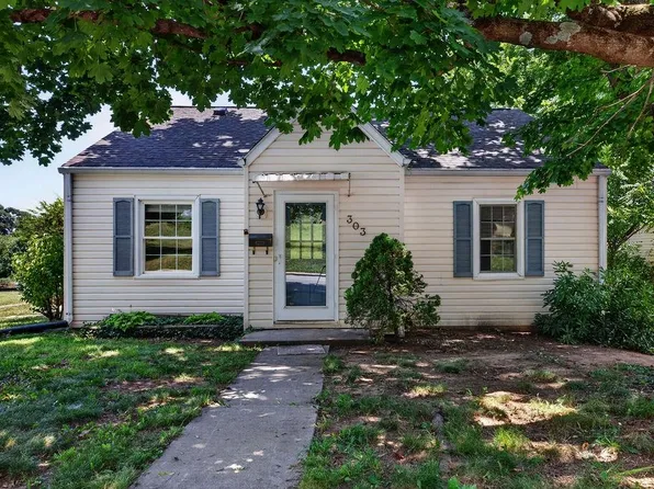 303 Grubert Ave, Staunton, VA 24401