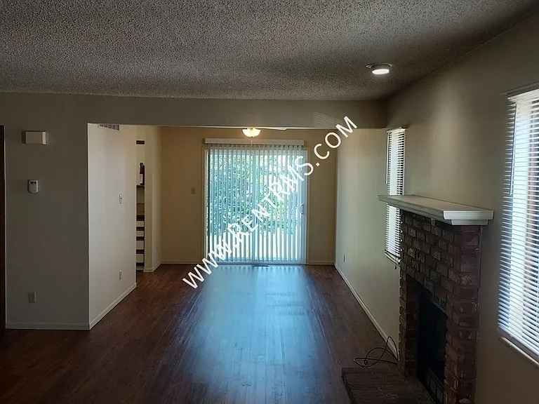 2131 SW Brandywine Ln — Photo 2