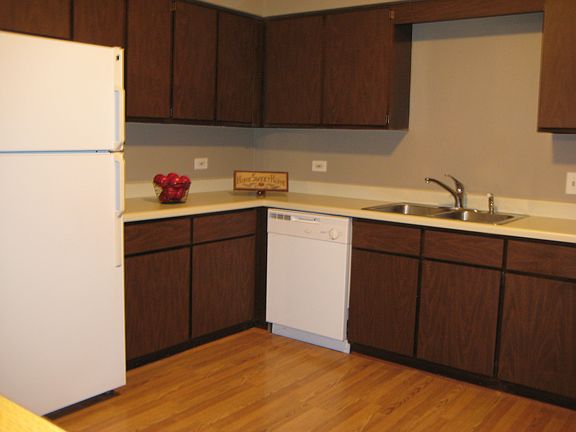 Pretty laminate floor/pantry
