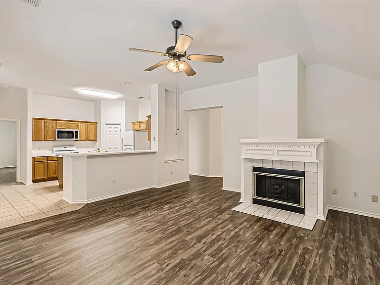 3948 Artesia Bnd — Photo 7