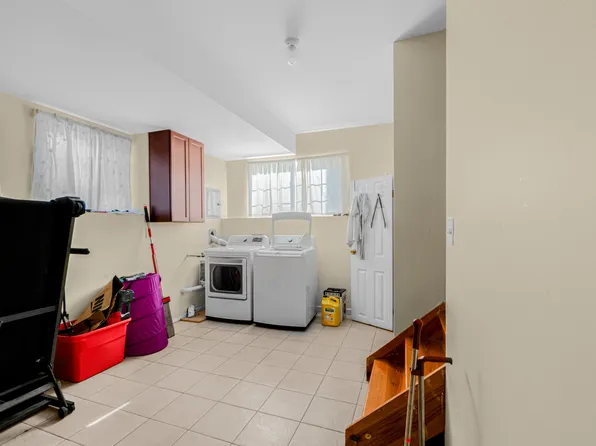 23 Deirdre Court image 19 of 25