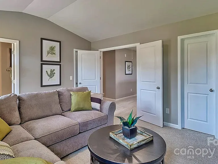 92 Ashelyn Park Dr — Photo 14