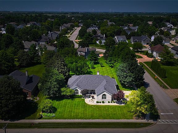 4th image of 900 W Weaver Rd