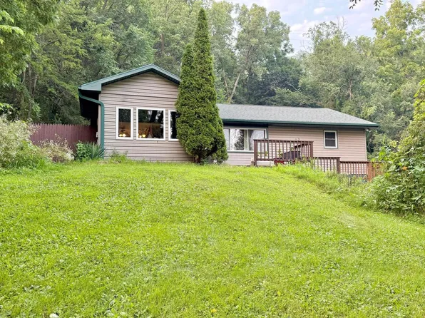 E590 Mundsack ROAD, Genoa, WI 54632