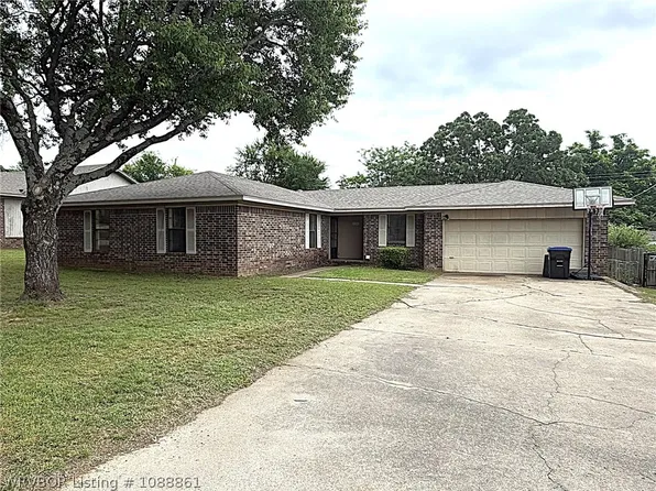 1304 Kingswood St, Alma, AR 72921