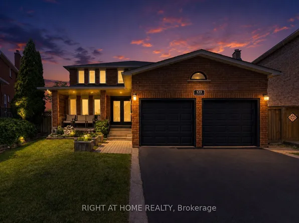 123 Lamp Cres, Vaughan, ON L4L 6J7