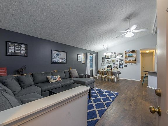 3rd image of 6033 Hildenboro Dr