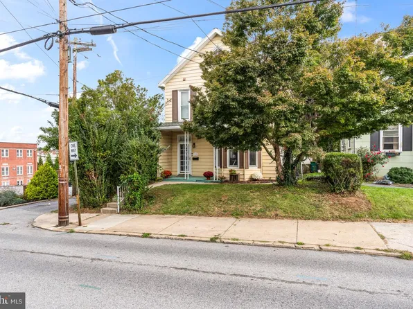 29 E 2nd St, Waynesboro, PA 17268