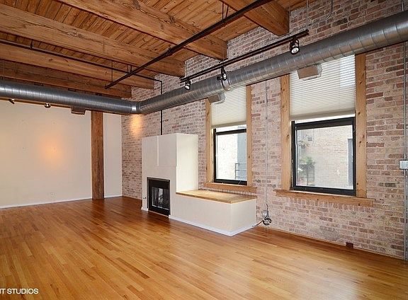 2nd image of 2511 W Moffat St APT 206-E