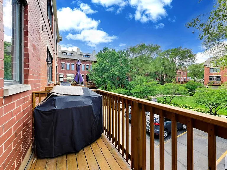 1806 W Argyle St #G — Photo 9