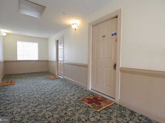 3rd image of 8941A Town Center Cir #2-303