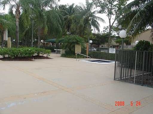 5th image of 9469 Palm Cir N