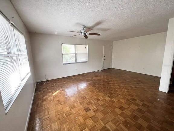 2nd image of 116 SW Jefferson Cir N #10