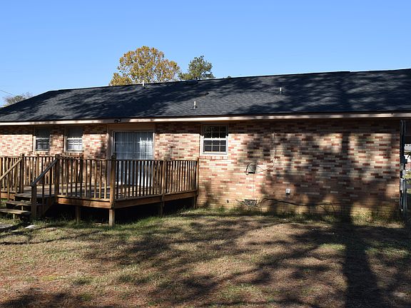 Back Deck Fenced in Yard