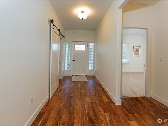 5th image of 8415 Viewcrest Ln SE