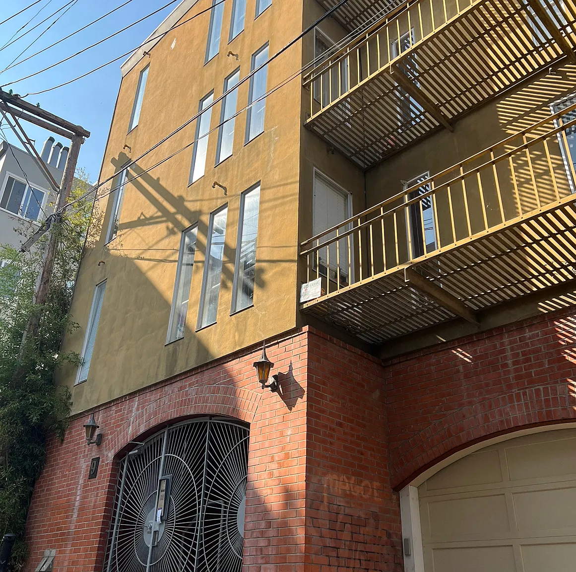 Studio, 390 sqft, $2,950 — Photo 1