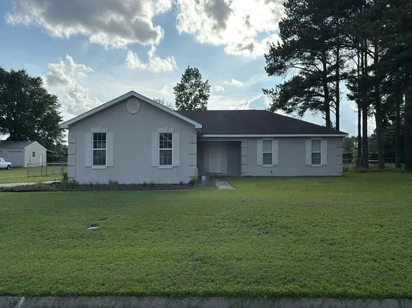 108 Red Oak Ln, Eufaula, AL 36027
