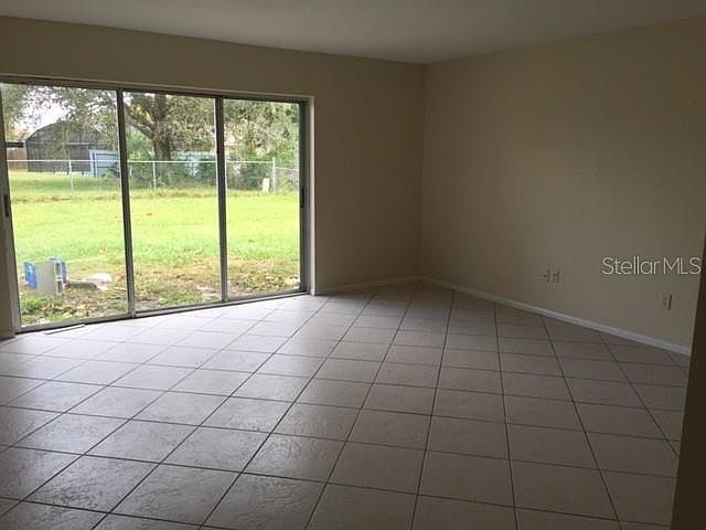 2nd image of 527 Iowa Woods Cir E