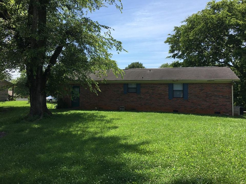 2nd image of 1907 Alcorn Dr