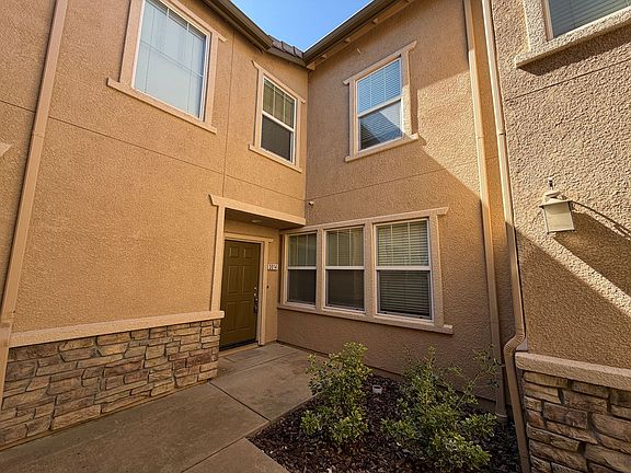 3rd image of 3301 N Park Dr Unit 3014