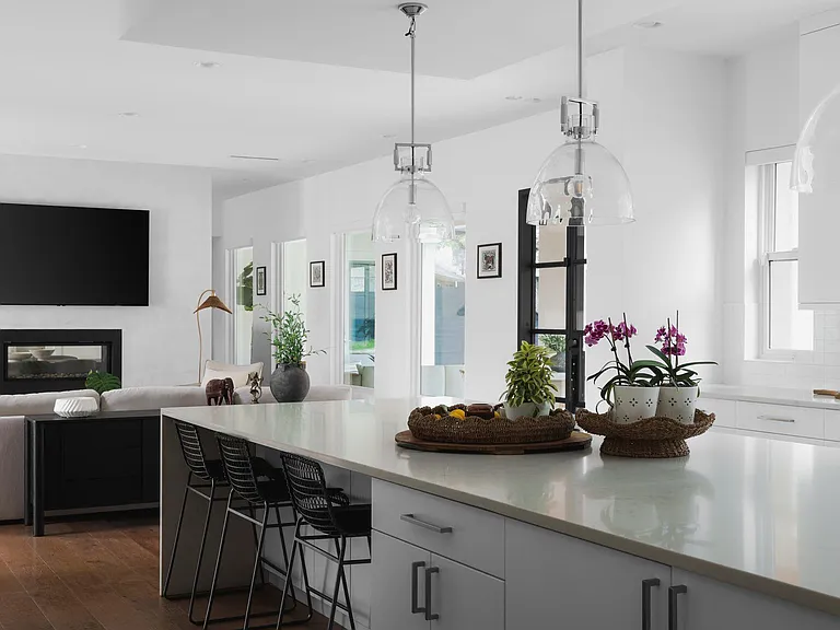 1800 Bay Hill Dr — Photo 10