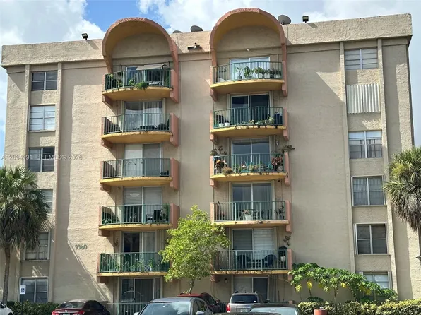 9360 Fontainebleau Blvd APT 410, Miami, FL 33172