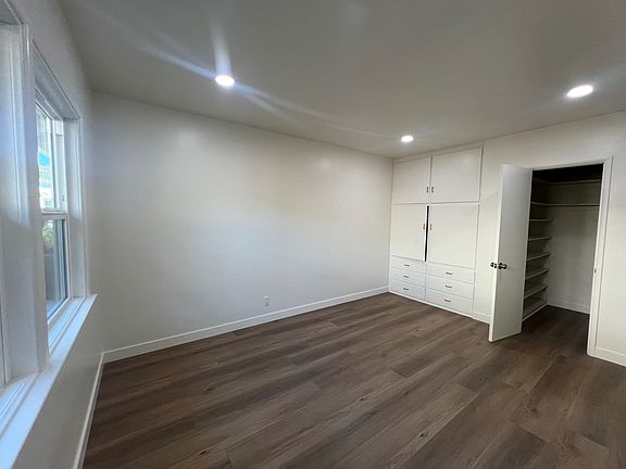 3rd image of 131-133 Poinsettia Ave