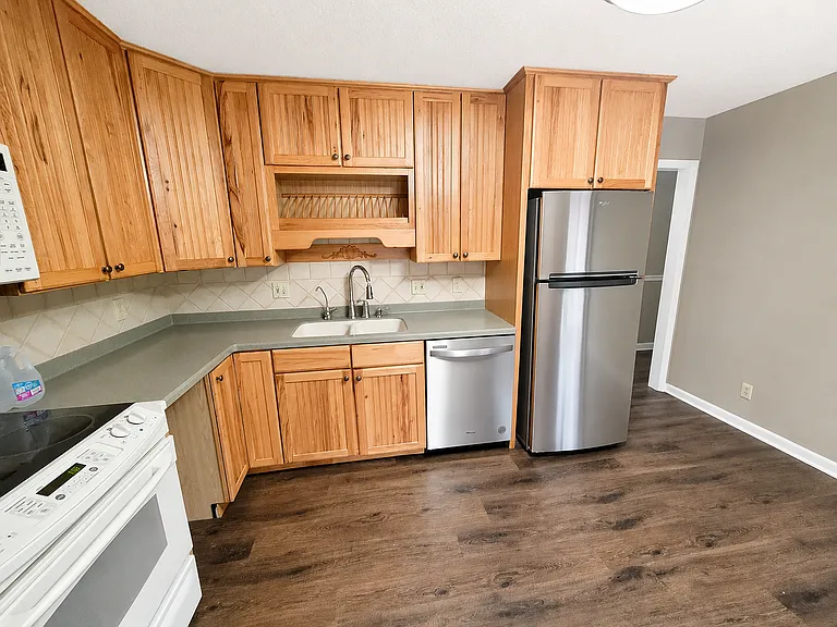 1237 Tanglewood Dr — Photo 6