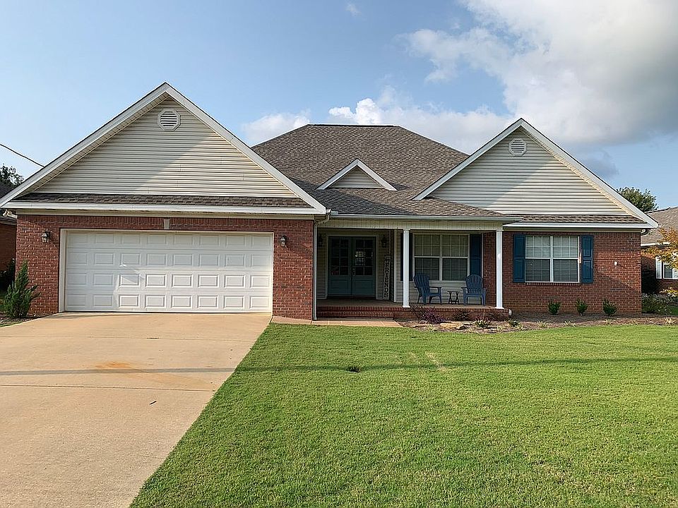 1st image of 214 Oakleigh Dr