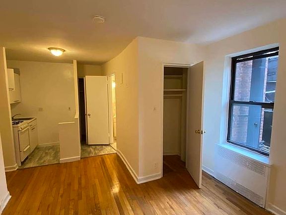 3rd image of 125 Christopher St #1AB